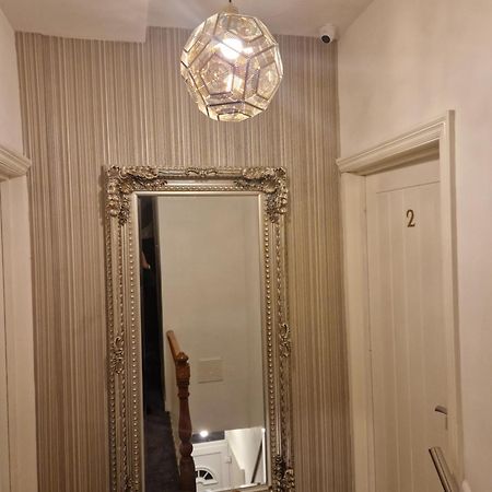 Highfields Living - All Rooms Ensuite- Free Wifi- Free Local Parking Sheffield Bagian luar foto