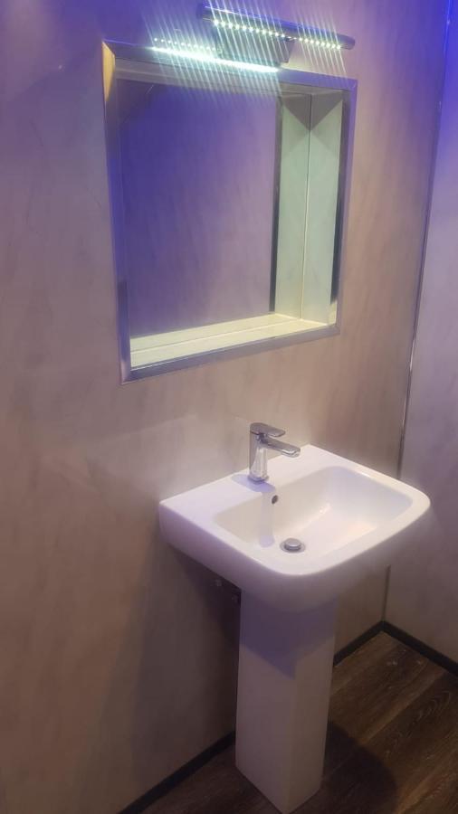 Highfields Living - All Rooms Ensuite- Free Wifi- Free Local Parking Sheffield Bagian luar foto