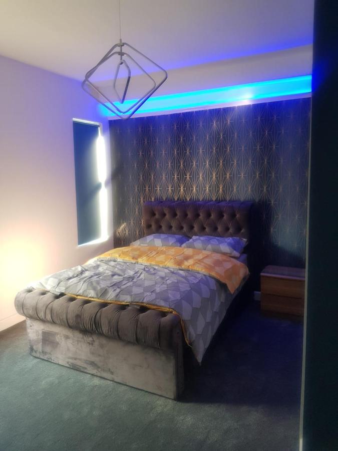 Highfields Living - All Rooms Ensuite- Free Wifi- Free Local Parking Sheffield Bagian luar foto