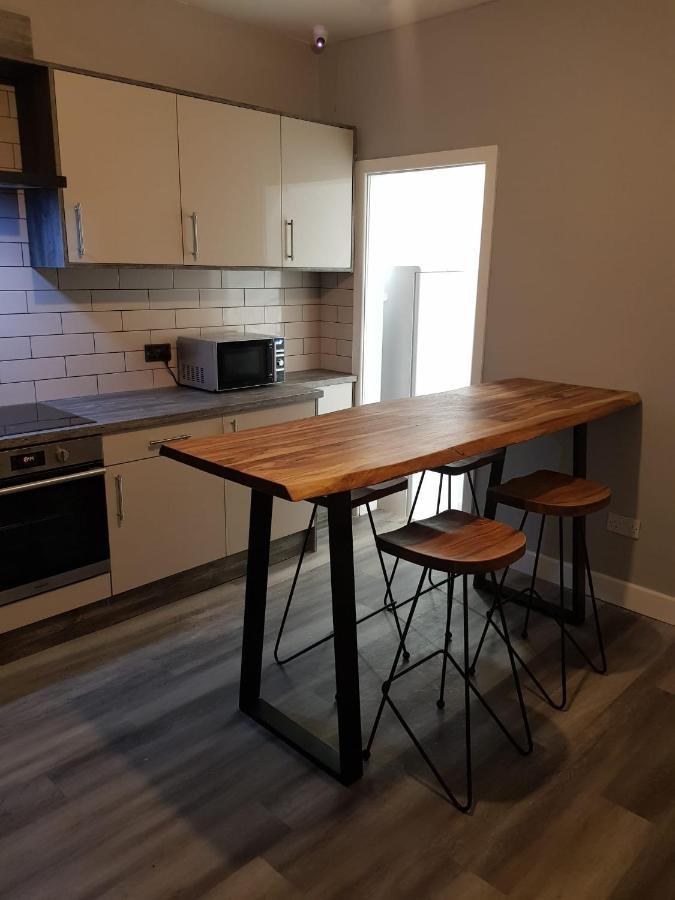 Highfields Living - All Rooms Ensuite- Free Wifi- Free Local Parking Sheffield Bagian luar foto
