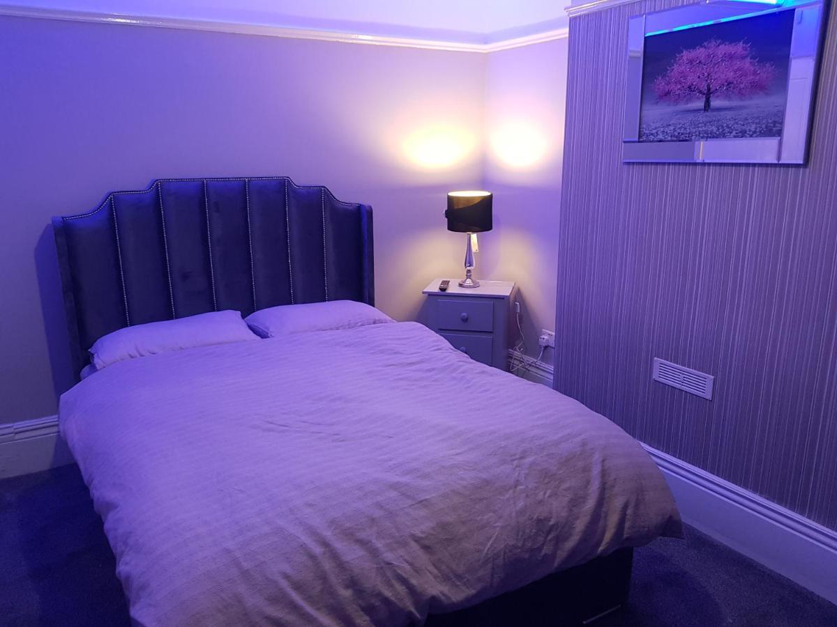 Highfields Living - All Rooms Ensuite- Free Wifi- Free Local Parking Sheffield Bagian luar foto