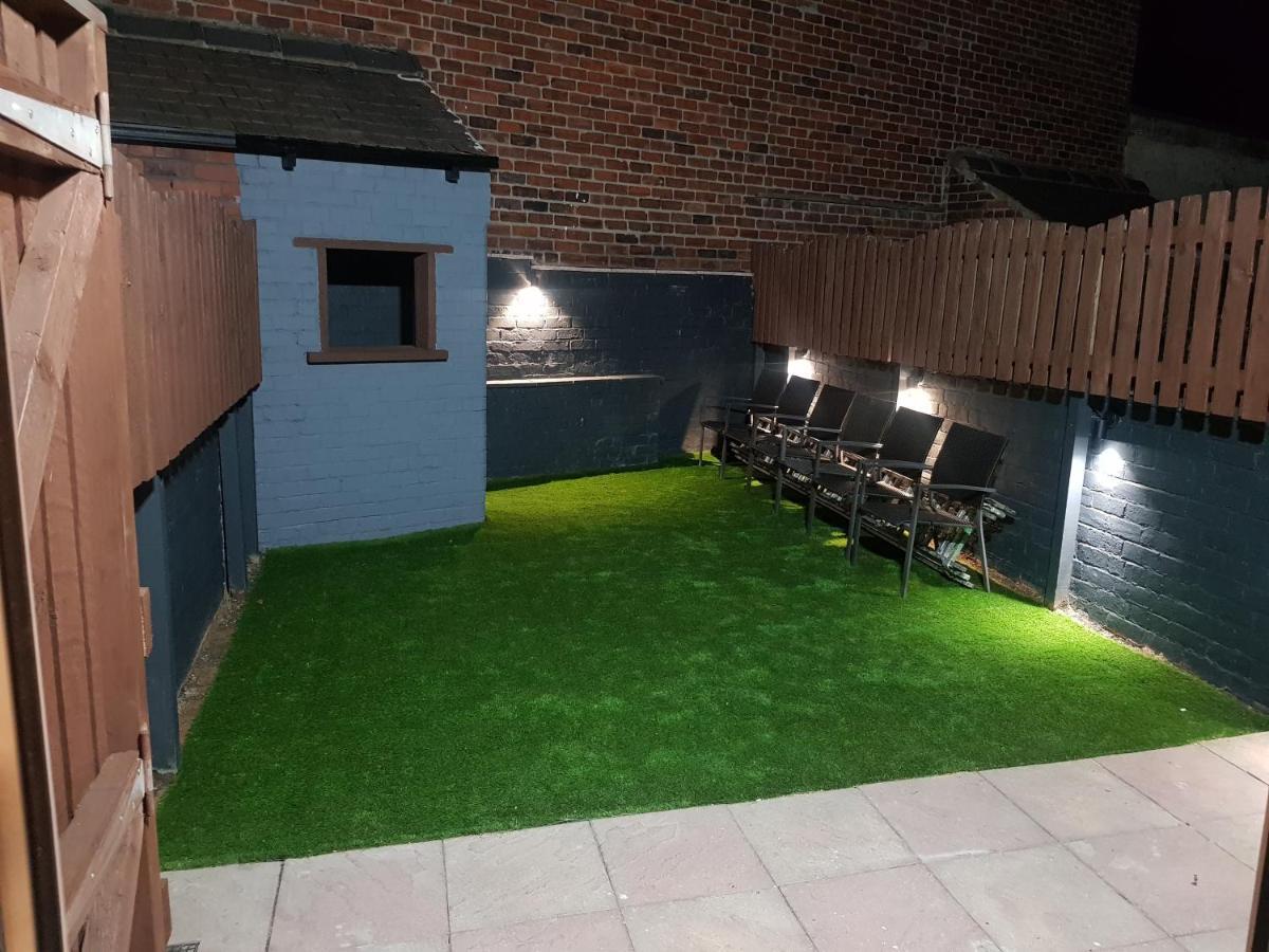 Highfields Living - All Rooms Ensuite- Free Wifi- Free Local Parking Sheffield Bagian luar foto