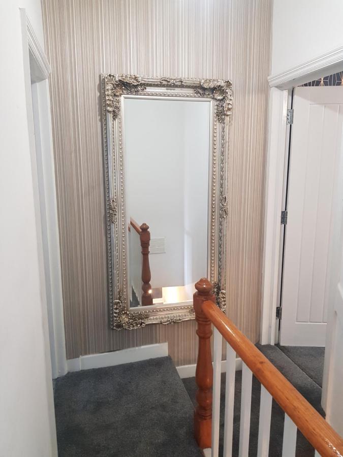 Highfields Living - All Rooms Ensuite- Free Wifi- Free Local Parking Sheffield Bagian luar foto