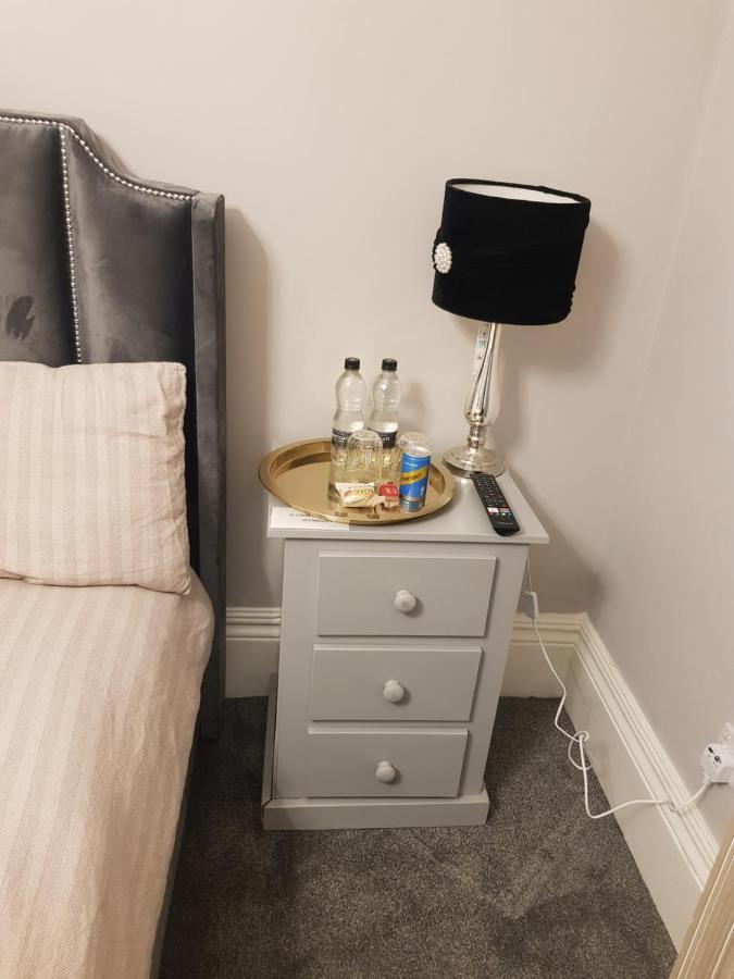 Highfields Living - All Rooms Ensuite- Free Wifi- Free Local Parking Sheffield Bagian luar foto