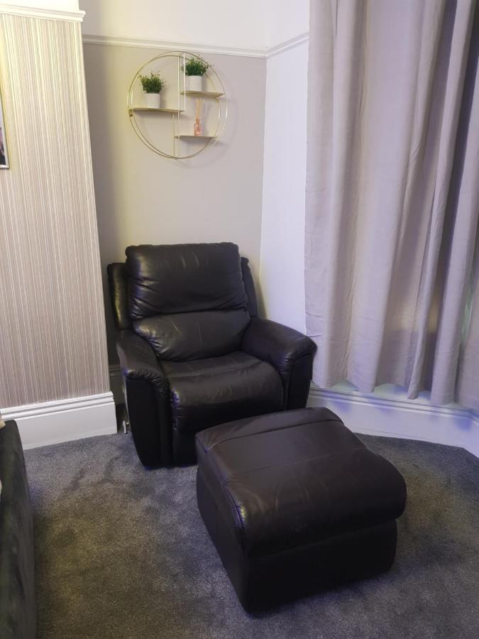 Highfields Living - All Rooms Ensuite- Free Wifi- Free Local Parking Sheffield Bagian luar foto