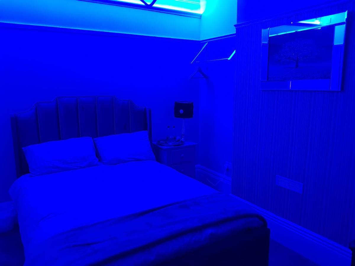 Highfields Living - All Rooms Ensuite- Free Wifi- Free Local Parking Sheffield Bagian luar foto
