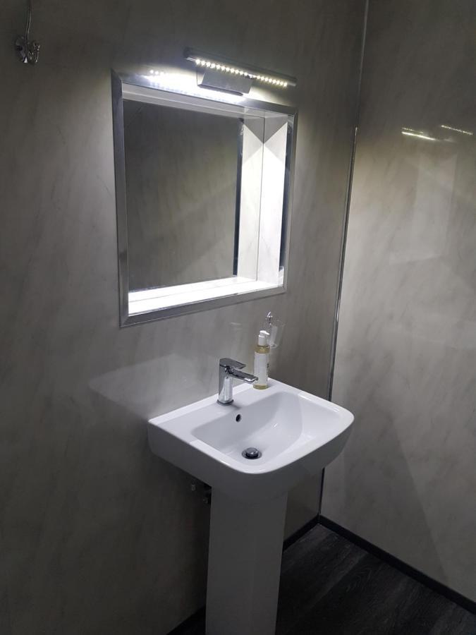Highfields Living - All Rooms Ensuite- Free Wifi- Free Local Parking Sheffield Bagian luar foto