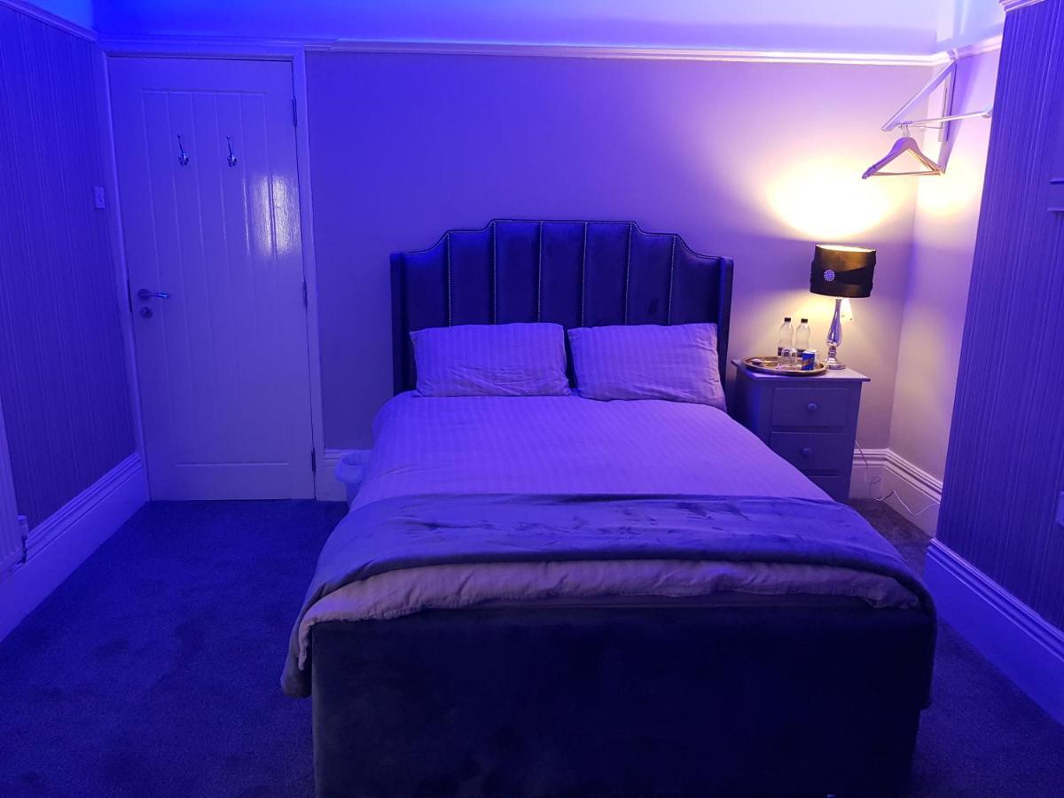 Highfields Living - All Rooms Ensuite- Free Wifi- Free Local Parking Sheffield Bagian luar foto